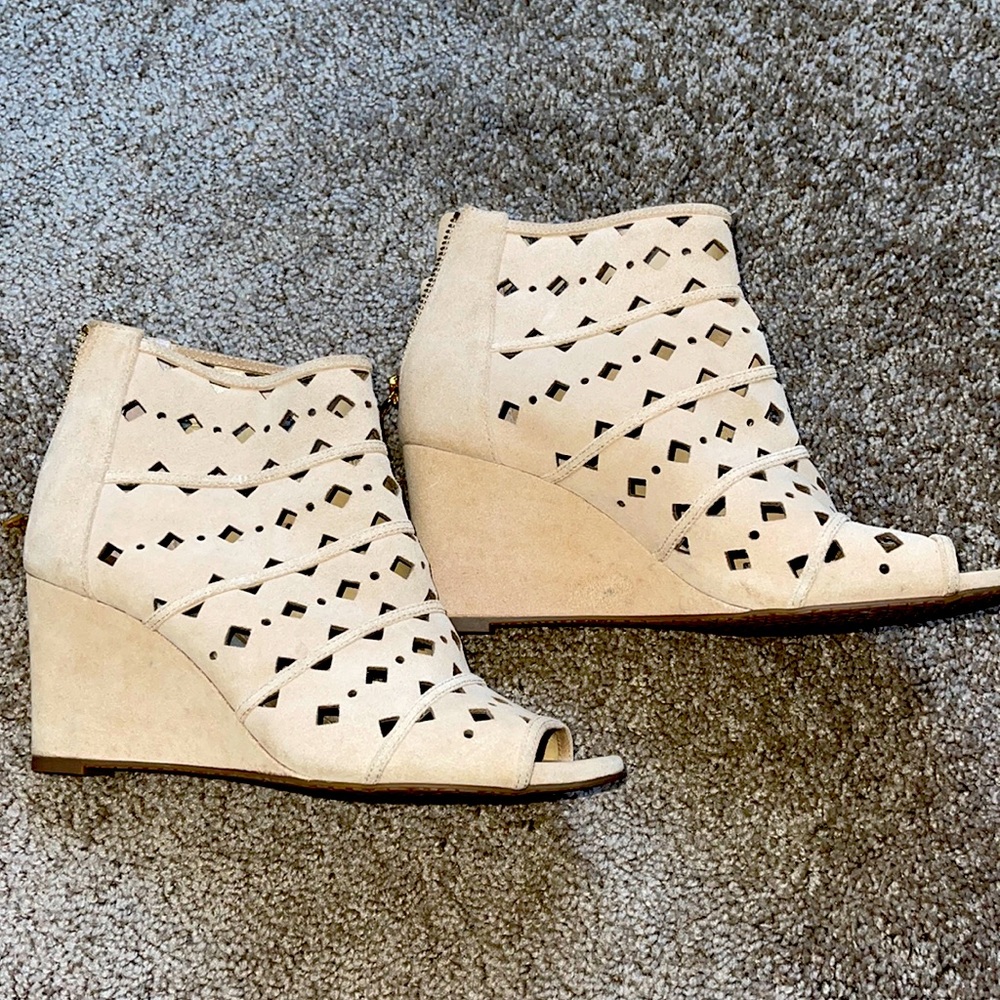Michael KORS Beige/nude peep toe bootee